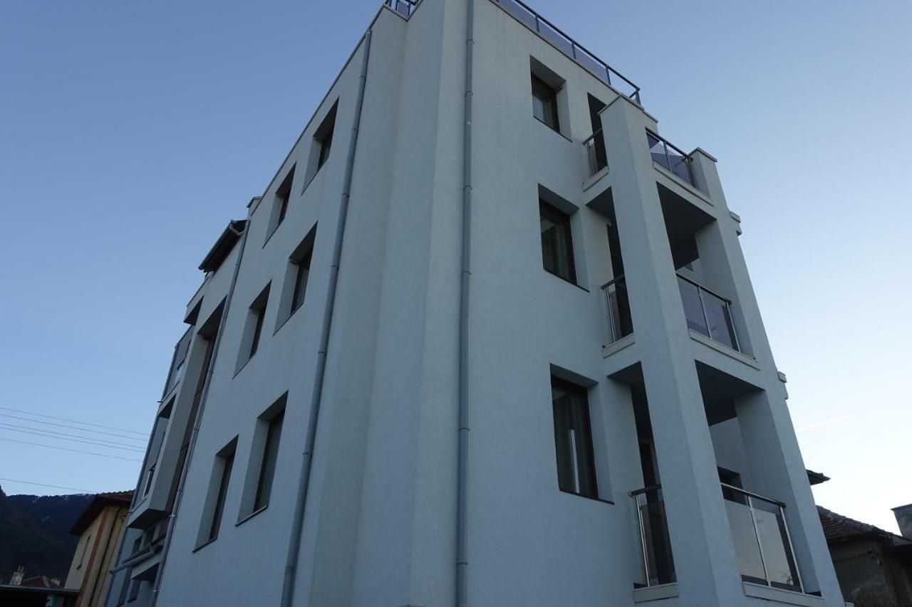 Enis Hotel С Минерален Басейн 萨帕雷瓦巴尼亚 外观 照片